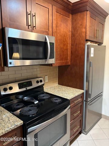 3765 CROWN POINT Road 7, Jacksonville, FL 32257