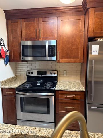 3765 CROWN POINT Road 7, Jacksonville, FL 32257