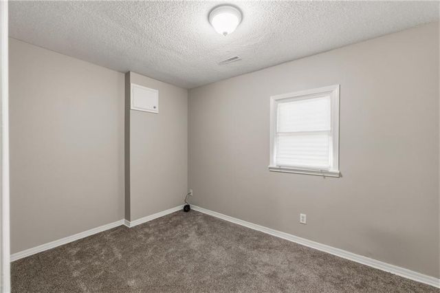 3225 N 74th Street, Kansas City, KS 66109