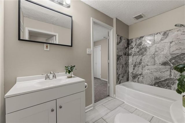 3225 N 74th Street, Kansas City, KS 66109