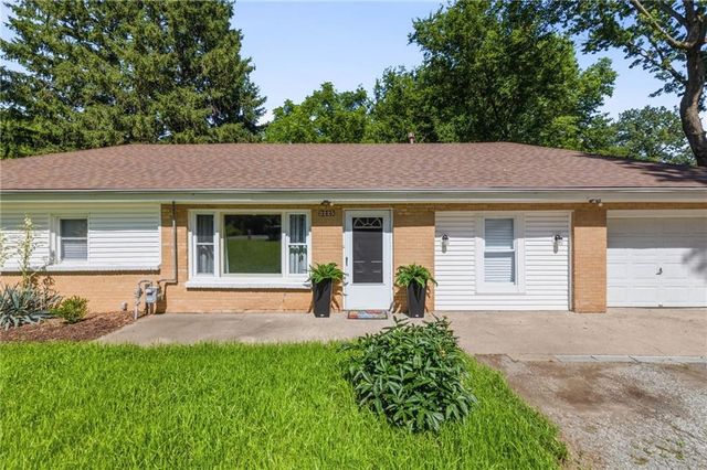 3225 N 74th Street, Kansas City, KS 66109