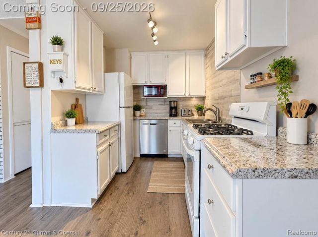 15251 Wildwood, Roseville, MI 48066