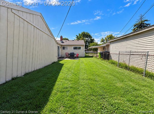 15251 Wildwood, Roseville, MI 48066