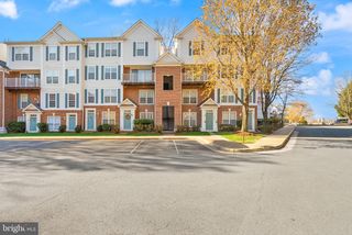 12739 FAIR CREST CT #301, Fairfax, VA 22033