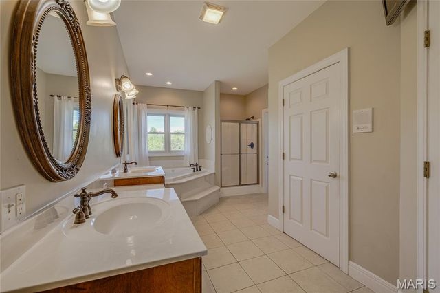 122 Zieba Court, Farmington, MO 63640
