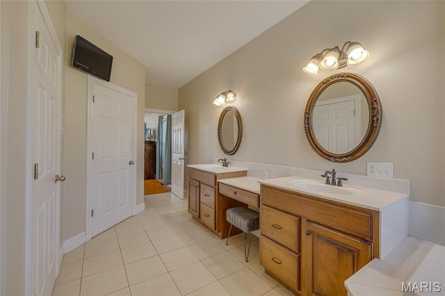 122 Zieba Court, Farmington, MO 63640
