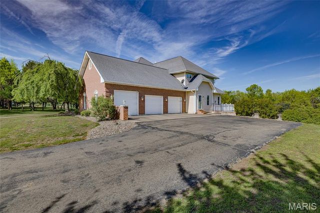 122 Zieba Court, Farmington, MO 63640