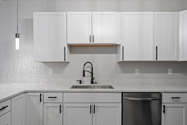 633 7th Avenue, Dayton, KY 41074