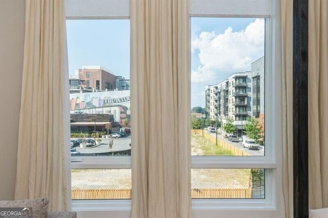 699 Vidalia Lane NW, Atlanta, GA 30318