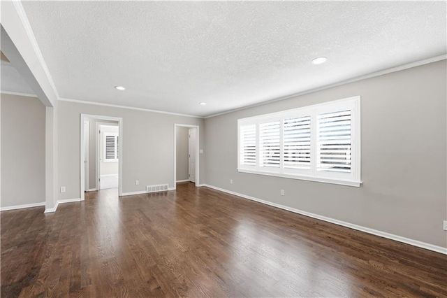 2512 W 77th Street, Prairie Village, KS 66208