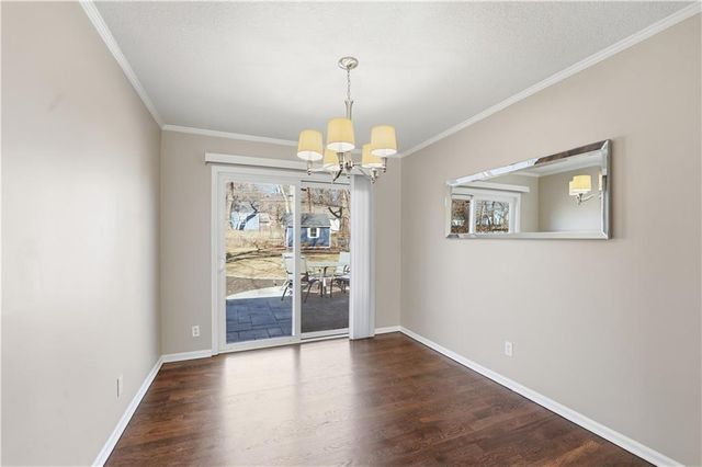 2512 W 77th Street, Prairie Village, KS 66208