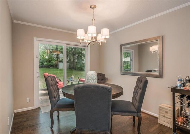 2512 W 77th Street, Prairie Village, KS 66208