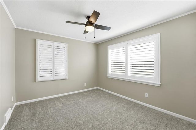 2512 W 77th Street, Prairie Village, KS 66208