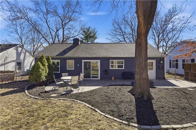 2512 W 77th Street, Prairie Village, KS 66208