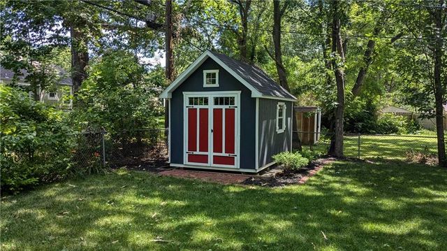 2512 W 77th Street, Prairie Village, KS 66208