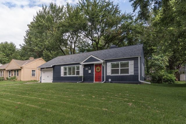 2512 W 77th Street, Prairie Village, KS 66208