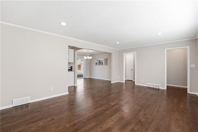 2512 W 77th Street, Prairie Village, KS 66208