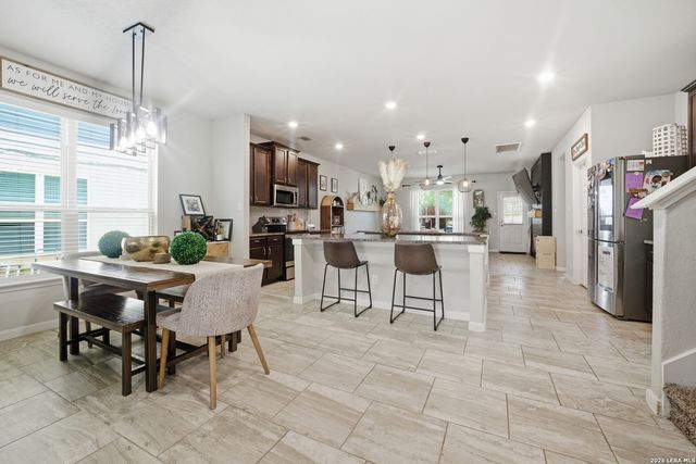6710 Comanche Band, San Antonio, TX 78233
