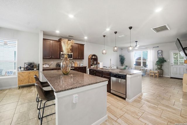 6710 Comanche Band, San Antonio, TX 78233