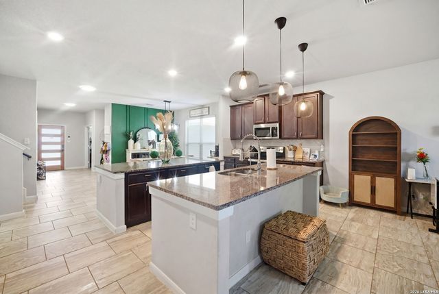 6710 Comanche Band, San Antonio, TX 78233