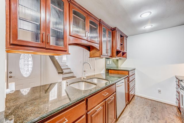 708 Fowler Street, Houston, TX 77007