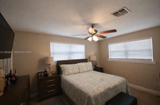 19835 NE 11th Ct, Miami, FL 33179