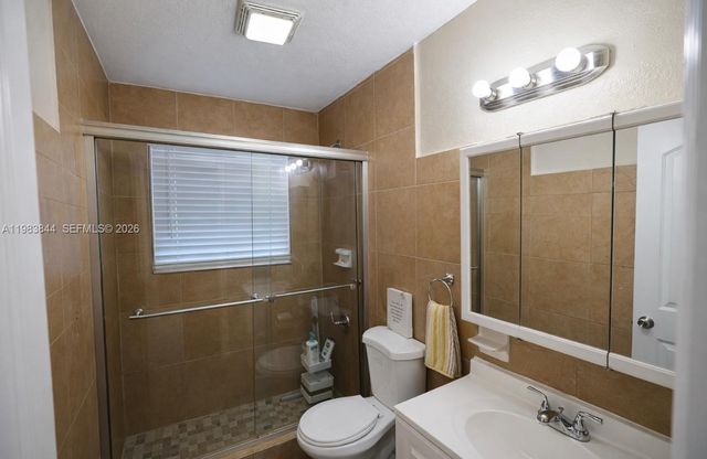 19835 NE 11th Ct, Miami, FL 33179