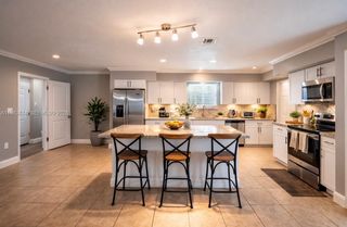 19835 NE 11th Ct, Miami, FL 33179