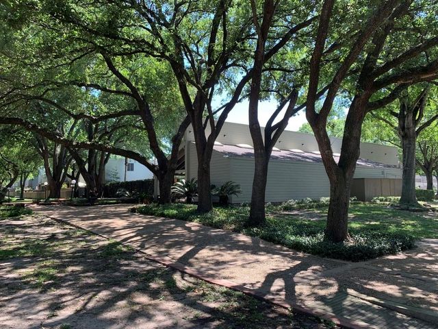 1615 Prairie Mark Lane, Houston, TX 77077