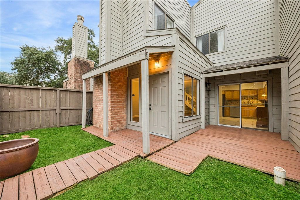 1615 Prairie Mark Lane, Houston, TX 77077