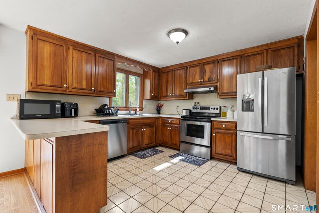 85 Mossa Drive, Bristol, CT 06010