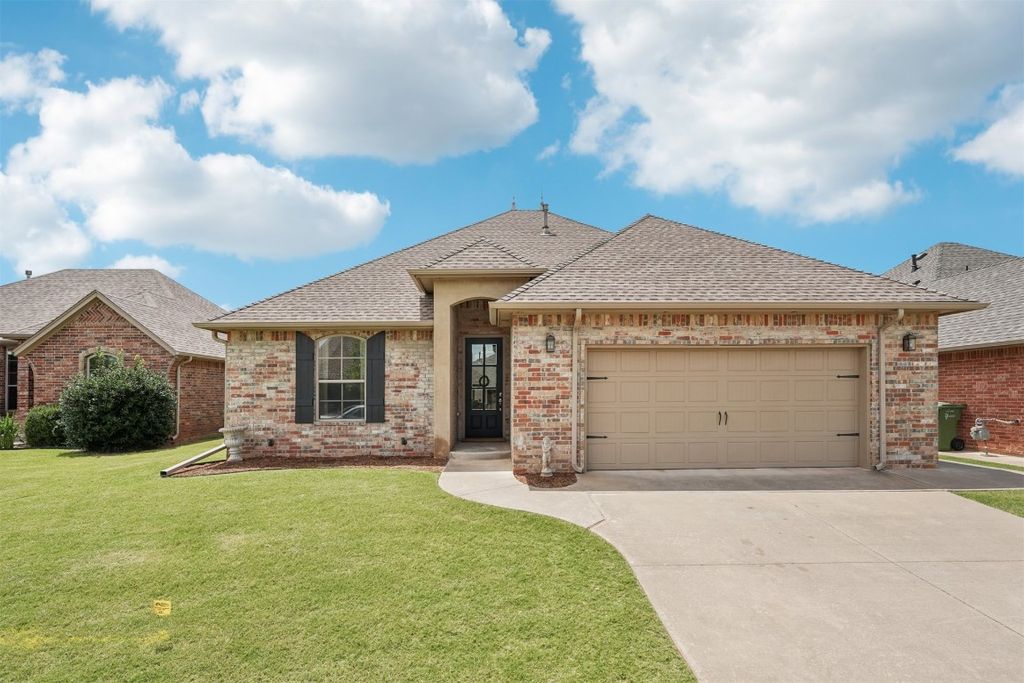 1172 Monument Lane, Yukon, OK 73099
