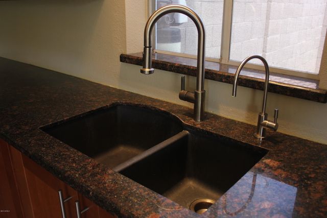 1221 W CHICAGO Street, Chandler, AZ 85224