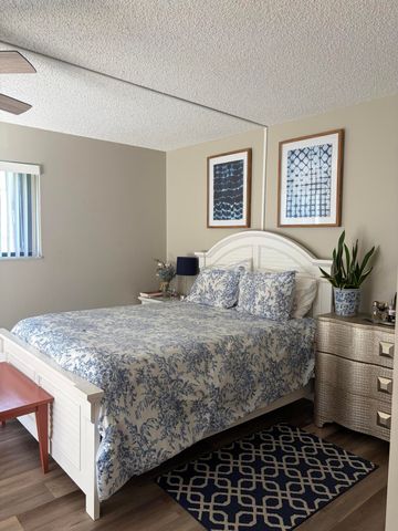 4591 E Holly Lake Drive, Lake Worth, FL 33463