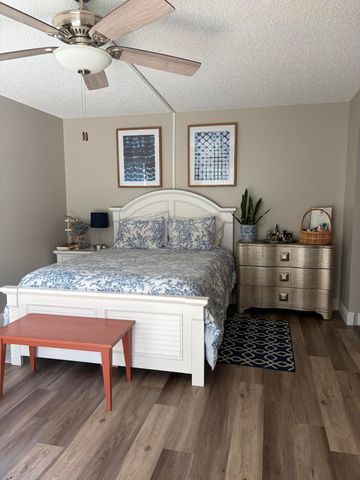 4591 E Holly Lake Drive, Lake Worth, FL 33463