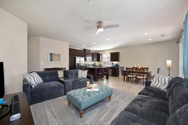 4038 Pinoche Peak Way, Rancho Cordova, CA 95742