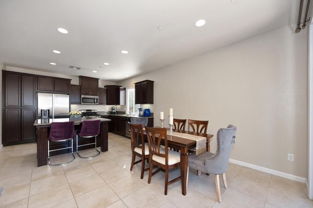 4038 Pinoche Peak Way, Rancho Cordova, CA 95742