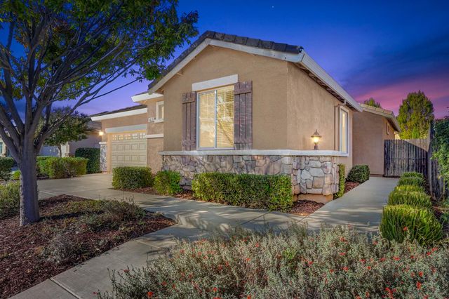 4038 Pinoche Peak Way, Rancho Cordova, CA 95742