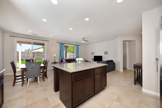 4038 Pinoche Peak Way, Rancho Cordova, CA 95742