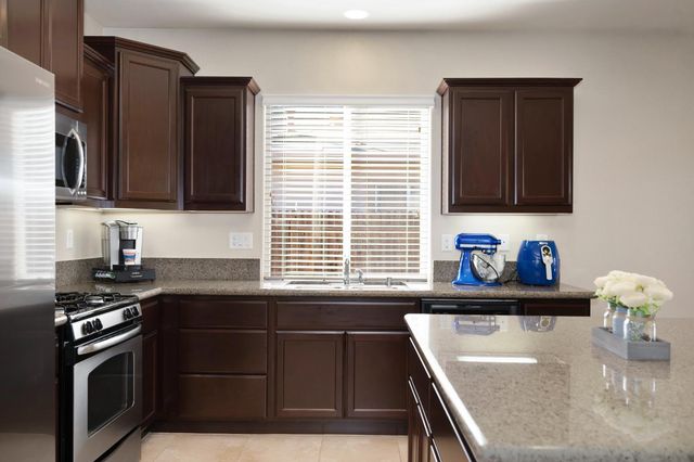 4038 Pinoche Peak Way, Rancho Cordova, CA 95742