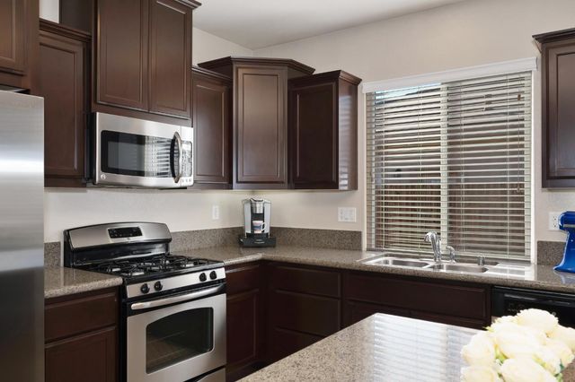 4038 Pinoche Peak Way, Rancho Cordova, CA 95742