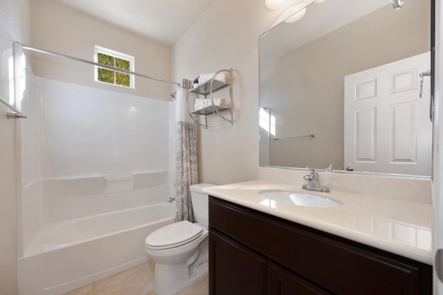 4038 Pinoche Peak Way, Rancho Cordova, CA 95742