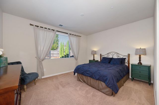 4038 Pinoche Peak Way, Rancho Cordova, CA 95742