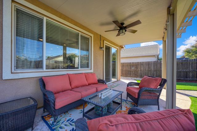 4038 Pinoche Peak Way, Rancho Cordova, CA 95742