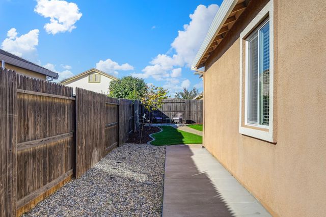 4038 Pinoche Peak Way, Rancho Cordova, CA 95742