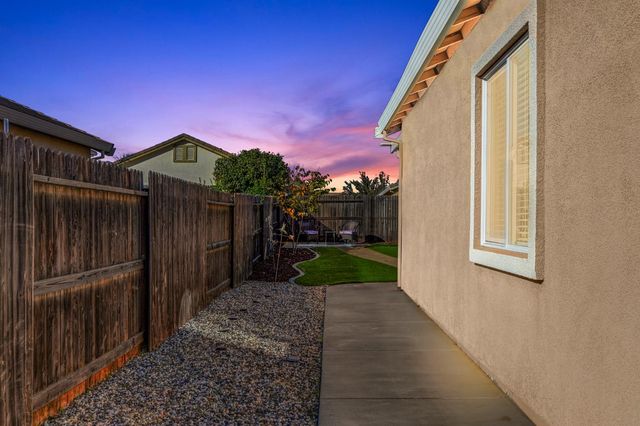 4038 Pinoche Peak Way, Rancho Cordova, CA 95742