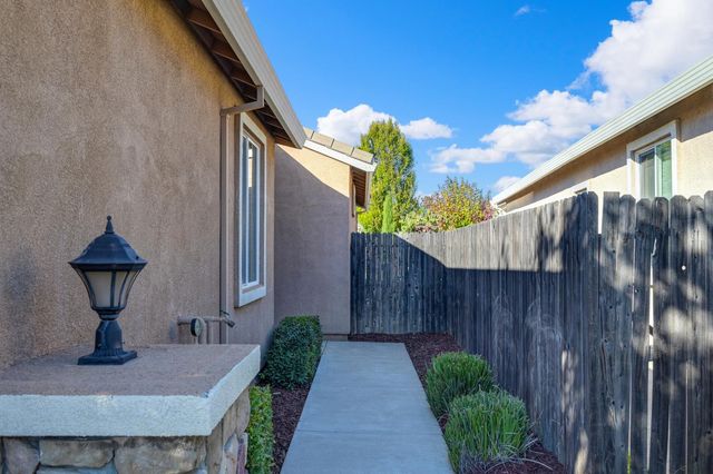 4038 Pinoche Peak Way, Rancho Cordova, CA 95742