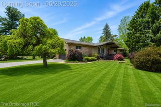 6933 Hubbard Hills Drive, Independence Charter Township, MI 48348