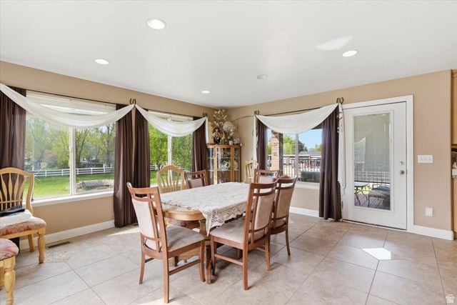 6237 W 4600 S, Hooper, UT 84315