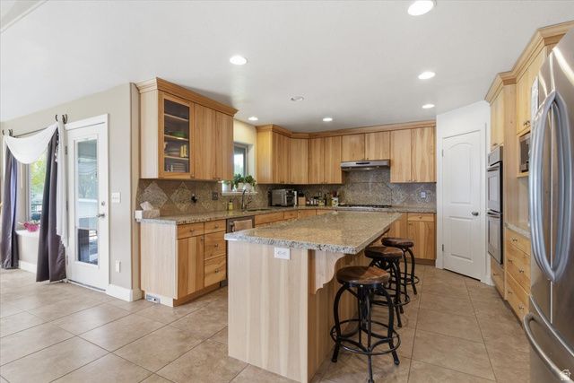 6237 W 4600 S, Hooper, UT 84315